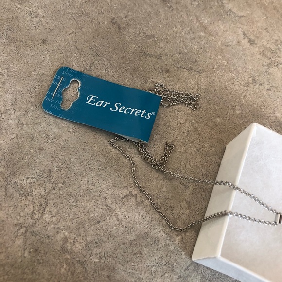 Aquamarine Butterfly Pendant & Necklace - Picture 4 of 7